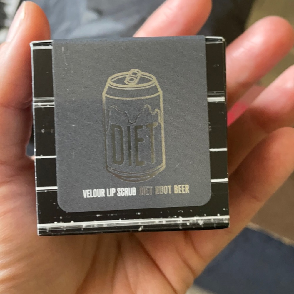 Jeffree star lip scrub “Diet Rootbeer”
